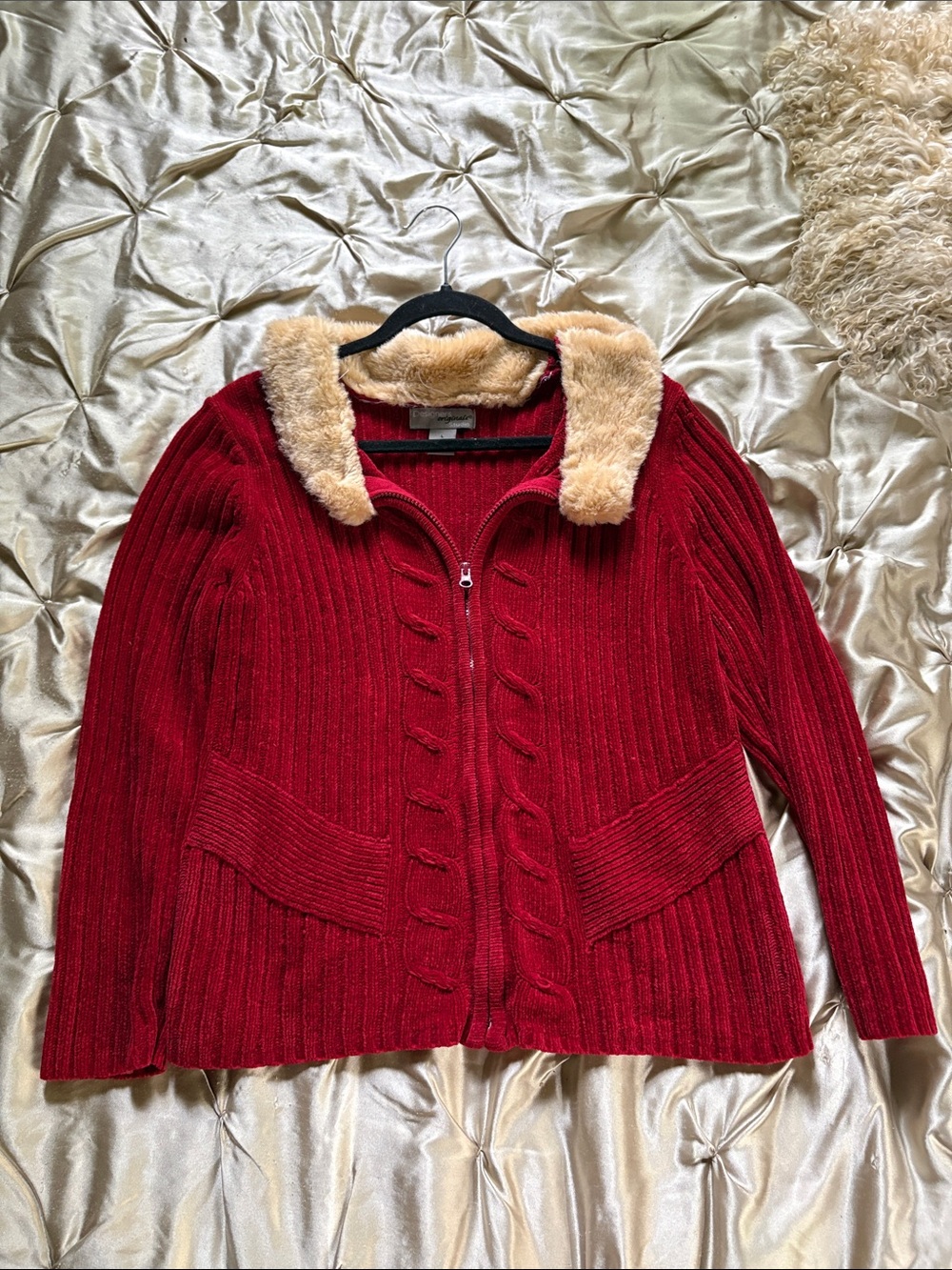 Vintage Chenille Cozy Red Zip-Front Knit Jacket with Faux Fur Collar